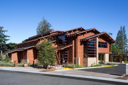 Altos Oaks Surgery Center fits into residential neighborhood in Los Altos